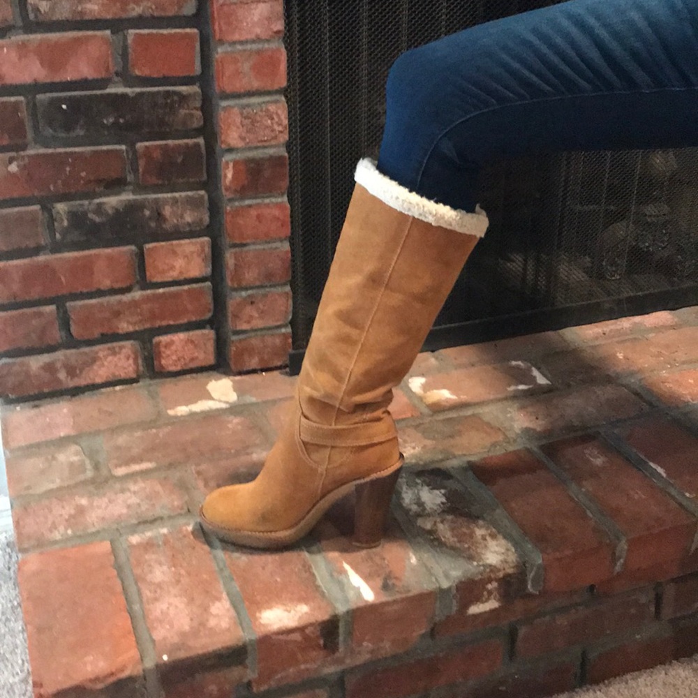 Boots - Picture 2 of 5